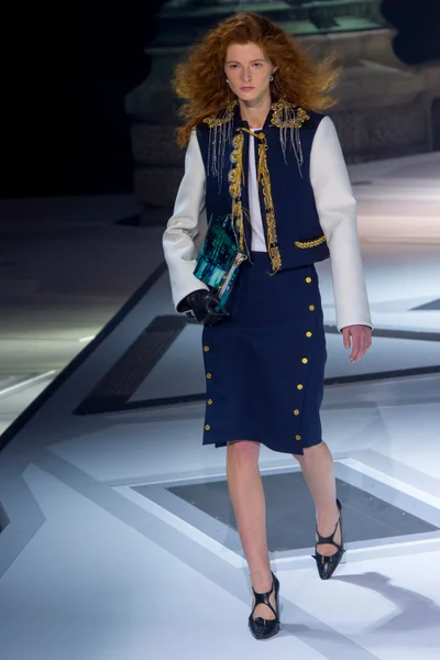 Look 3